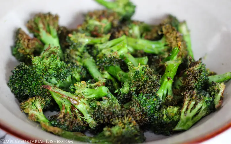 air fryer fresh broccoli close up in bowl